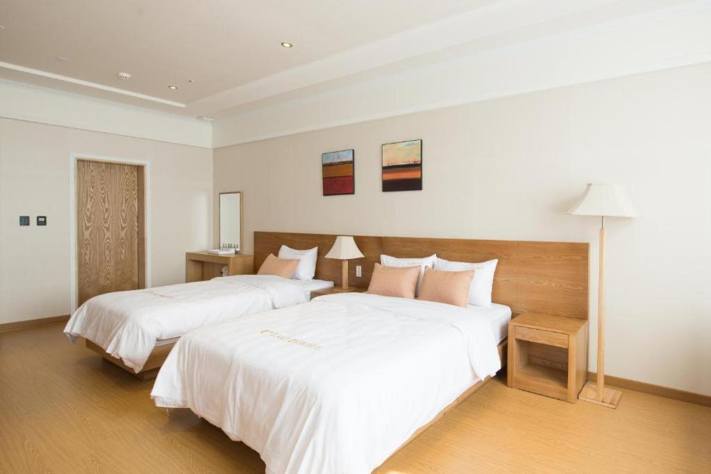 Lake 45 Hotel Naju Екстериор снимка