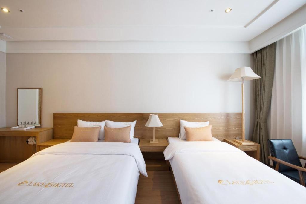 Lake 45 Hotel Naju Екстериор снимка