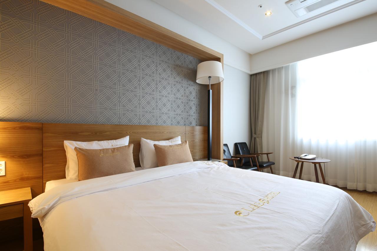 Lake 45 Hotel Naju Екстериор снимка