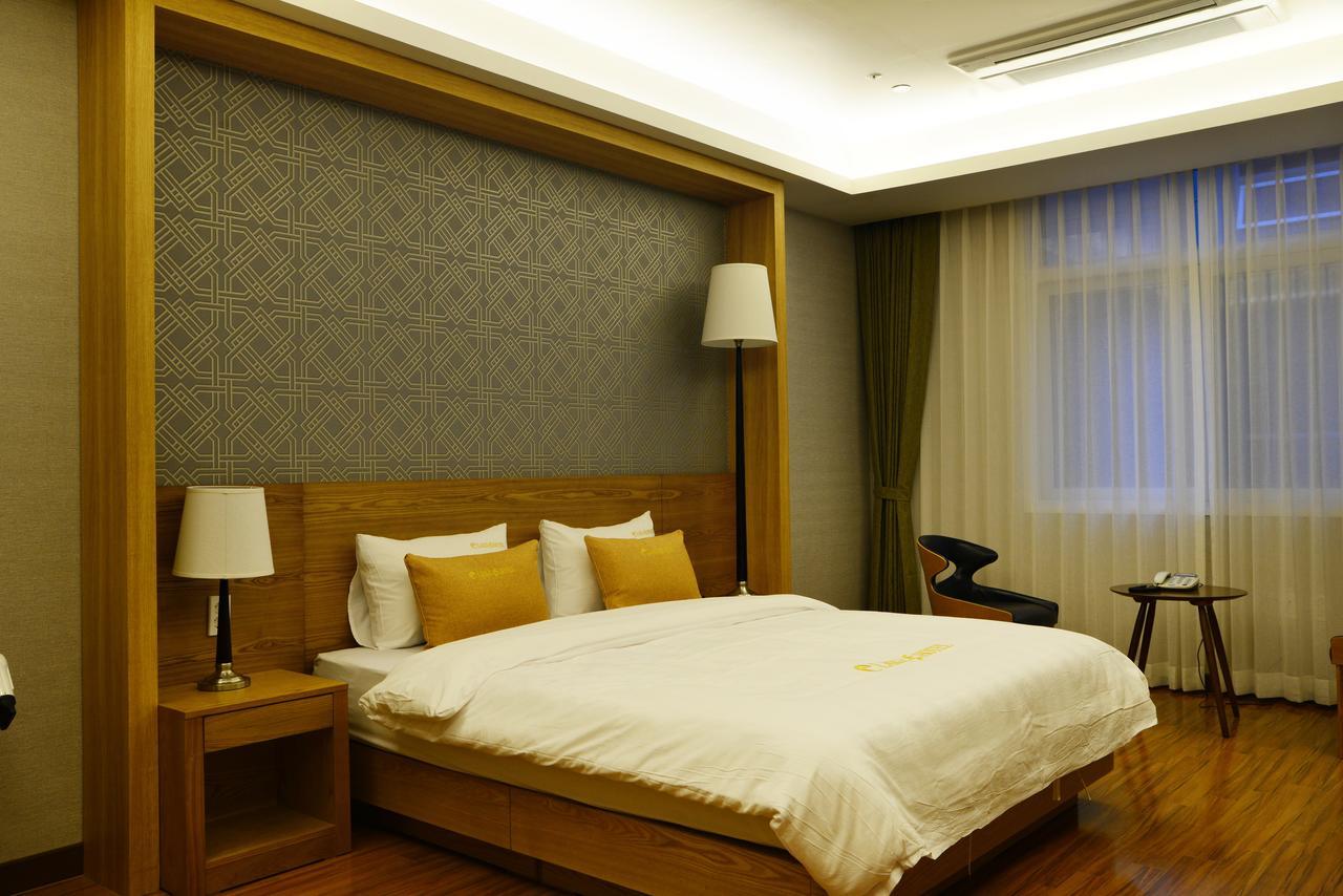 Lake 45 Hotel Naju Екстериор снимка