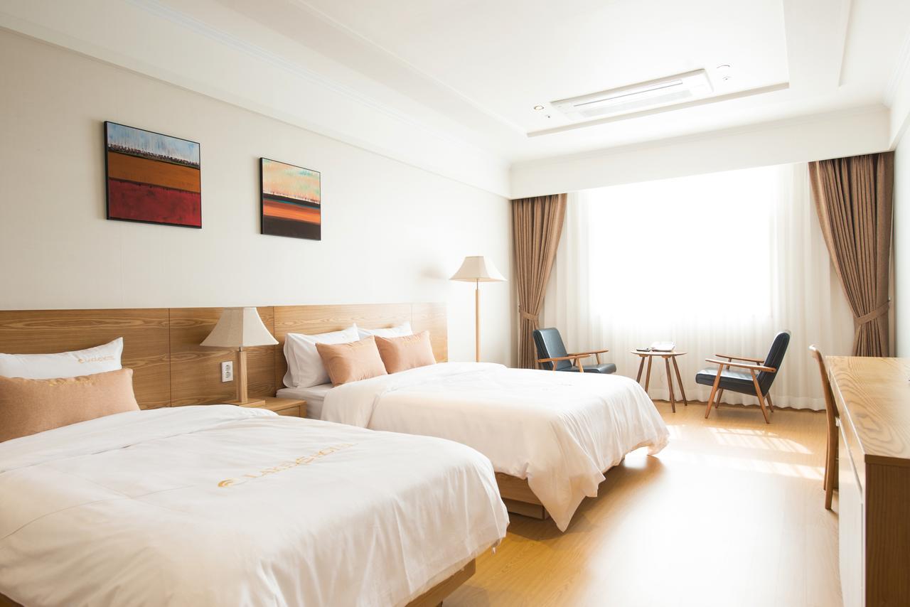 Lake 45 Hotel Naju Екстериор снимка