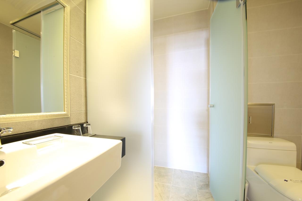 Lake 45 Hotel Naju Екстериор снимка