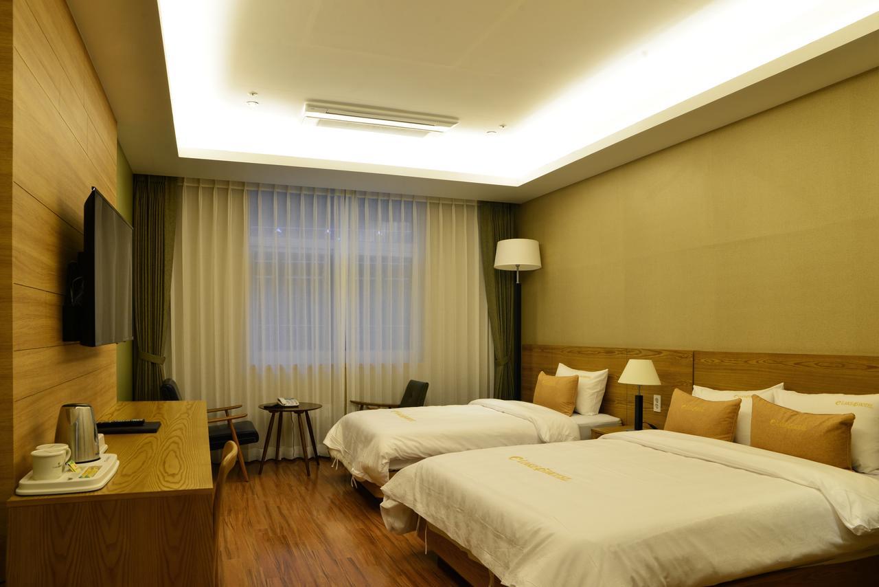 Lake 45 Hotel Naju Екстериор снимка