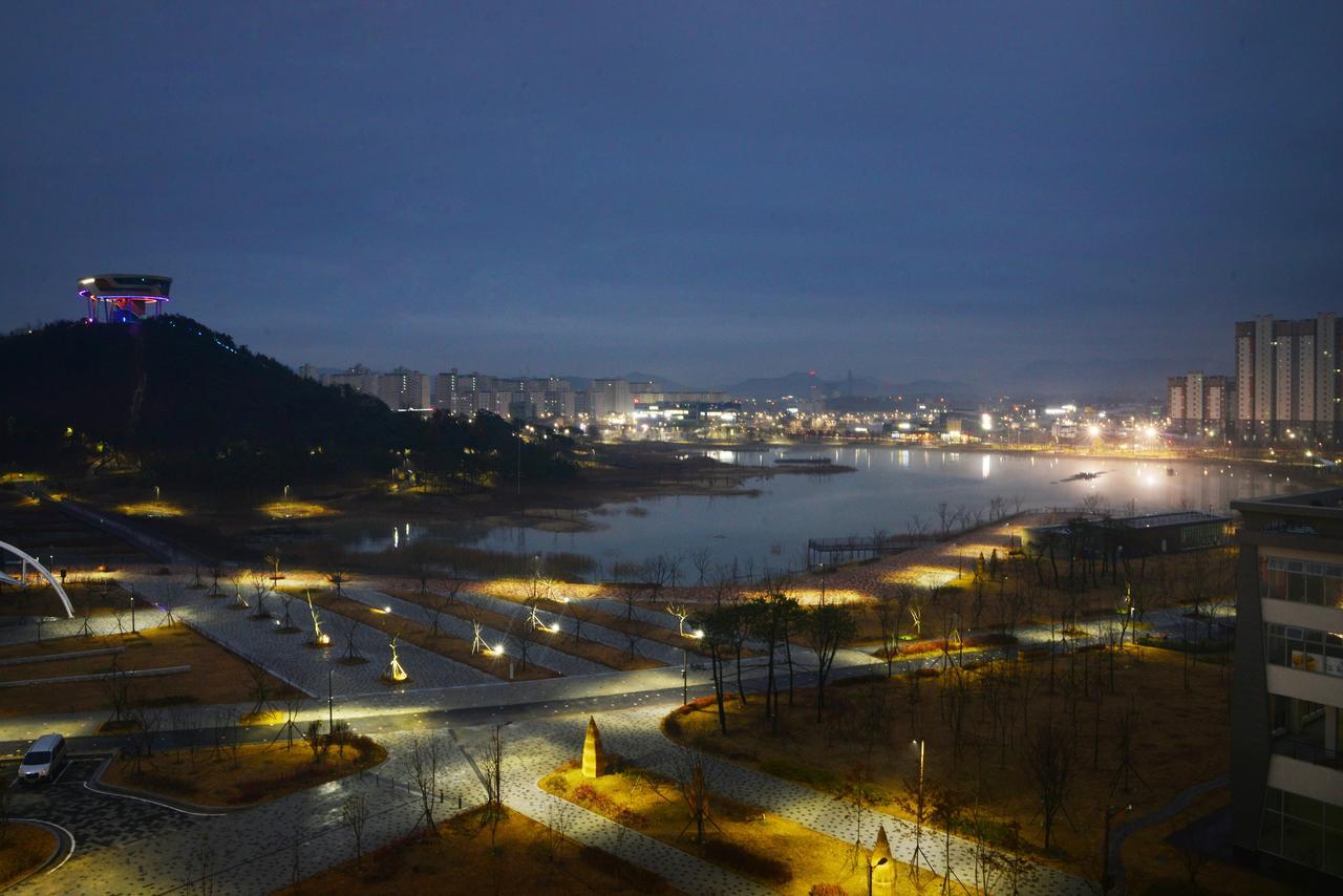 Lake 45 Hotel Naju Екстериор снимка