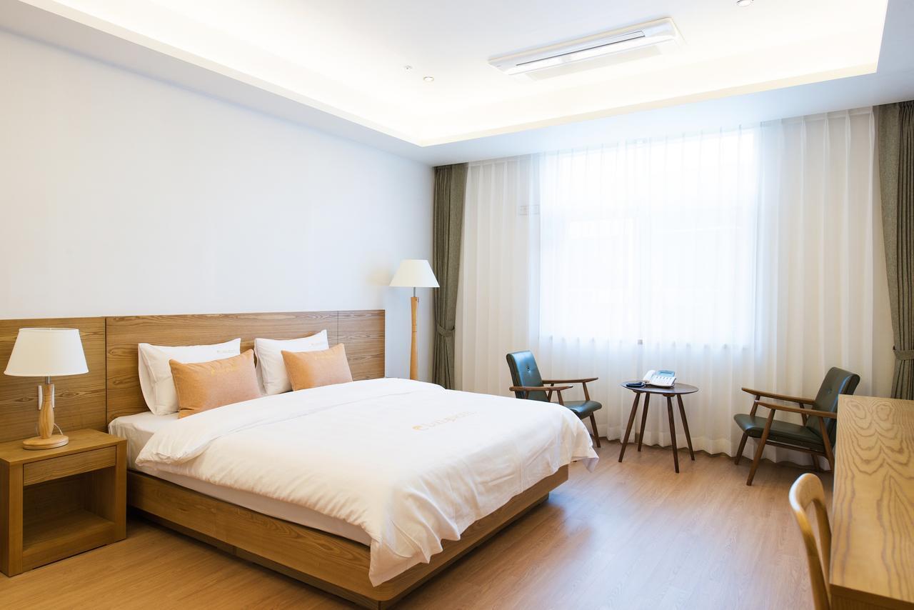 Lake 45 Hotel Naju Екстериор снимка
